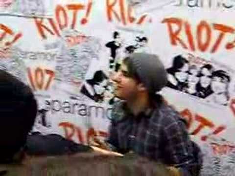 Paramore - Cat's Music - Crushcrushcrush (Acoustic)