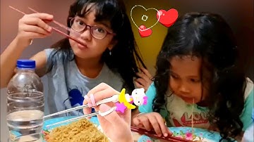 HANUM BOCIL BELAJAR MAKAN MENGGUNAKAN SUMPIT | Shafeea Hanum