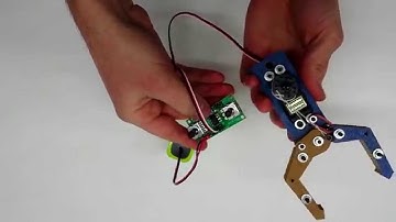 Claw operated using a Dual Servo controller