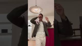 Meglio Essere In Ritardo Che Vestito Male