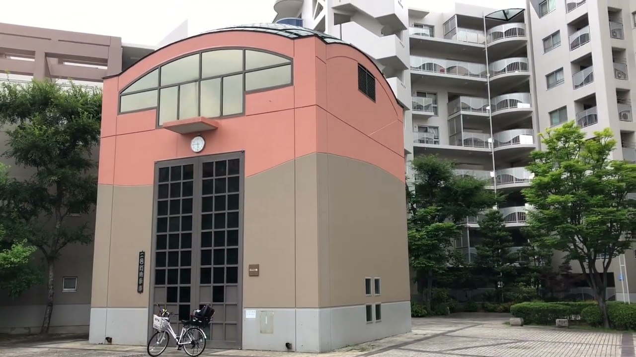 貝塚だんじり祭り🌈二色のだんじり小屋。こんなカラフルなだんじり小屋