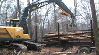 Hultdins Short Log Grapple on John Deere Excavator