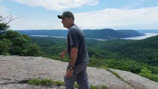 Hiking the  Torne Mountain, Fort Montgomery , NY part 2.