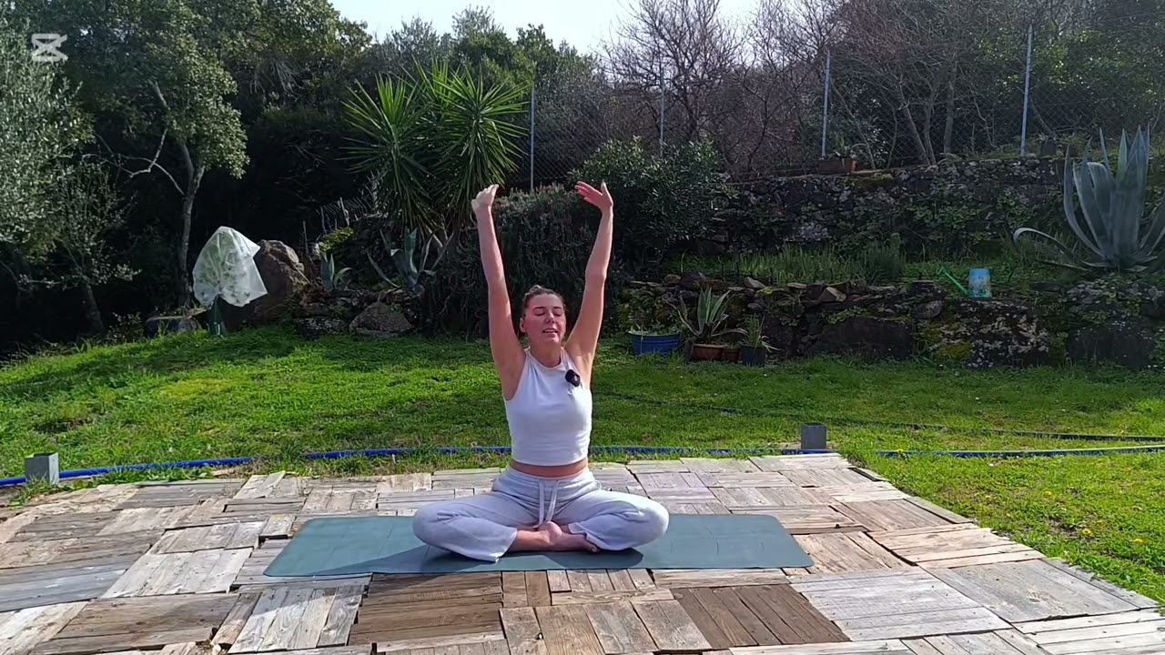 15 min Easy Positive Yoga for Body and Mind