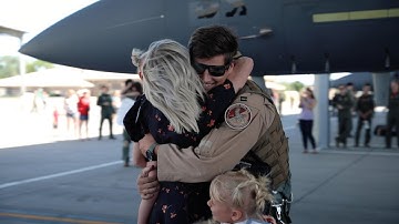MILITARY HOMECOMING | Jamie + Champ