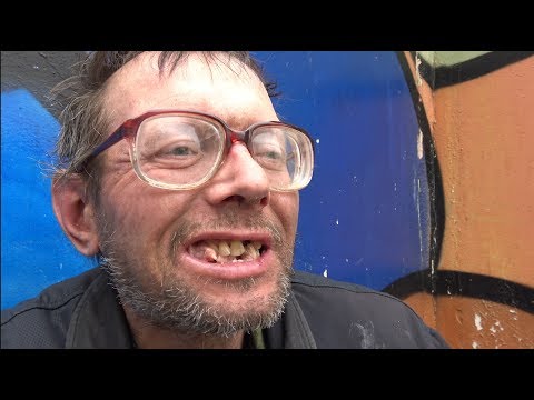 СЪЕЛ СЫРЫЕ КУРИНЫЕ ГОЛОВЫ ЗА ТЫСЯЧУ РУБЛЕЙ | ПОЛНЕЙШИЙ ТРЕШ - СЪЕЛ СЫРЫЕ КУРИНЫЕ ГОЛОВЫ ЗА ТЫСЯЧУ РУБЛЕЙ | ПОЛНЕЙШИЙ ТРЕШ