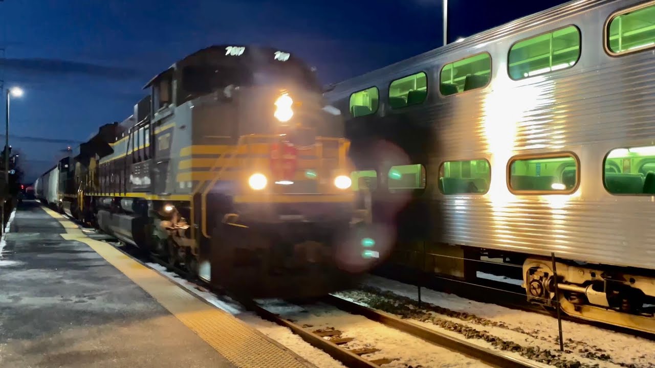 CP 7017 at Lake Cook Road