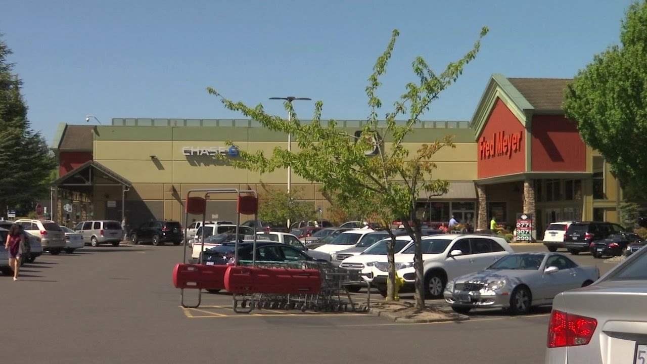 Local labor union members vote to authorize strike at grocery stores