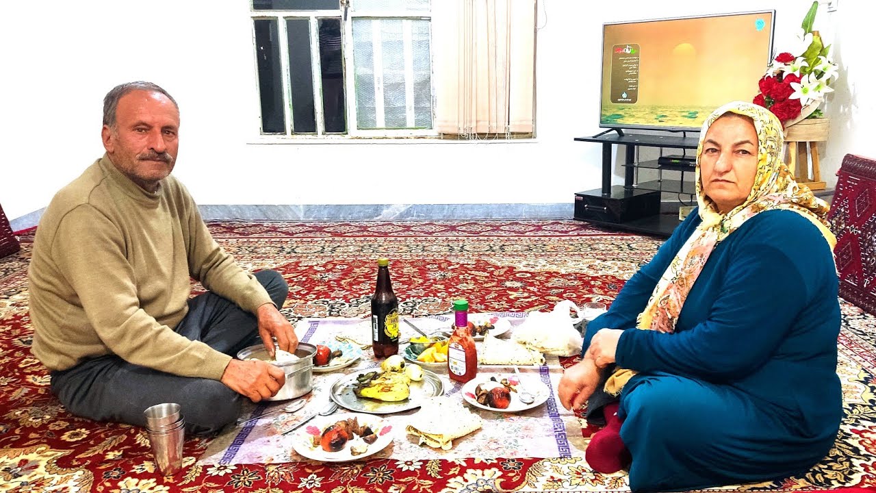  “A Simple Dinner Turned Into Something Beautiful — Mom & Dad in the Kitchen”