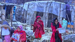 Daily nomadic life of Mola's family |Fishing by the river and cooking local food on a rainy day