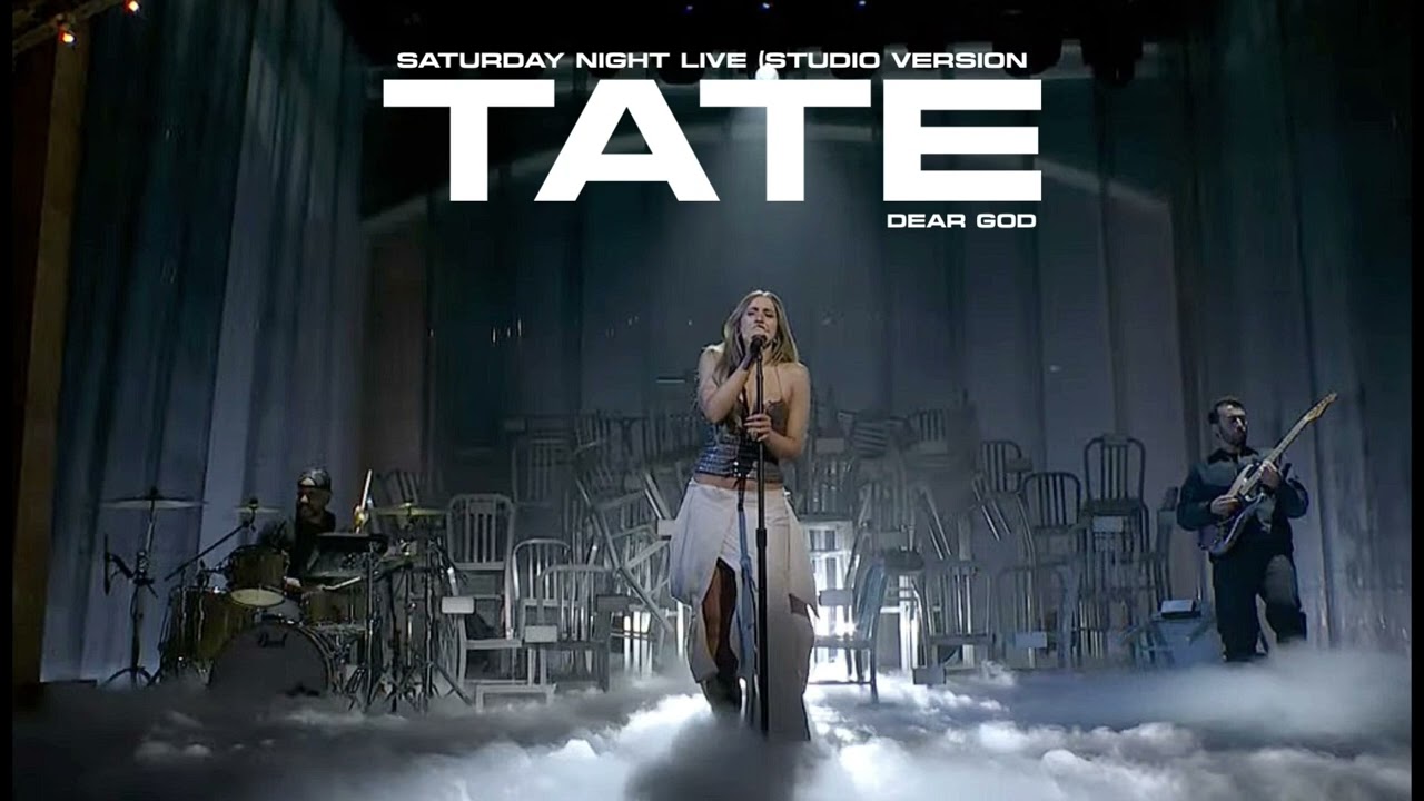 Tate McRae - dear god (SNL live studio version)