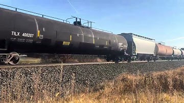 CN2279 GE ES44DC Leading A491 to Wisconsin Rapids, Wi. Trailing unit IC2725 Dash9 helps Pull A491.