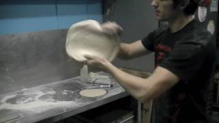 Learn pizza tossing tricks 104