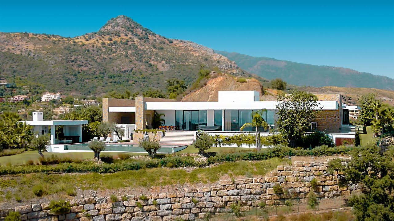 New MODERN MANSION in Marbella Club Golf | €9.500.000 | Drumelia Real Estate