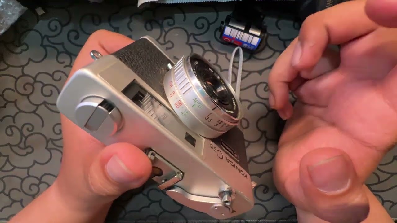 Konica C35 flash matic