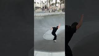 @JohnySparks Ollie into the bowl at Venice Skatepark
