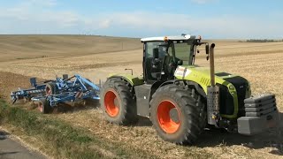 ALAT BERAT CANGGIH TRAKTOR BAJAK SAWAH PERTANIAN MODERN