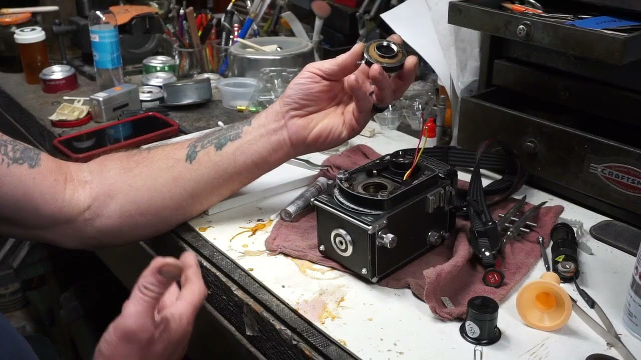 Minolta Autocord aperture repair - YouTube