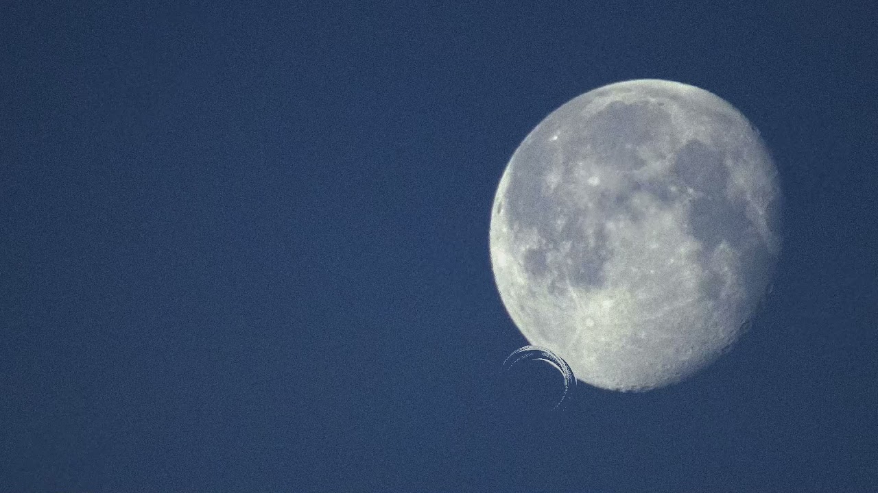 Volle maan 3 uur 33 minuten met een druppeleffect