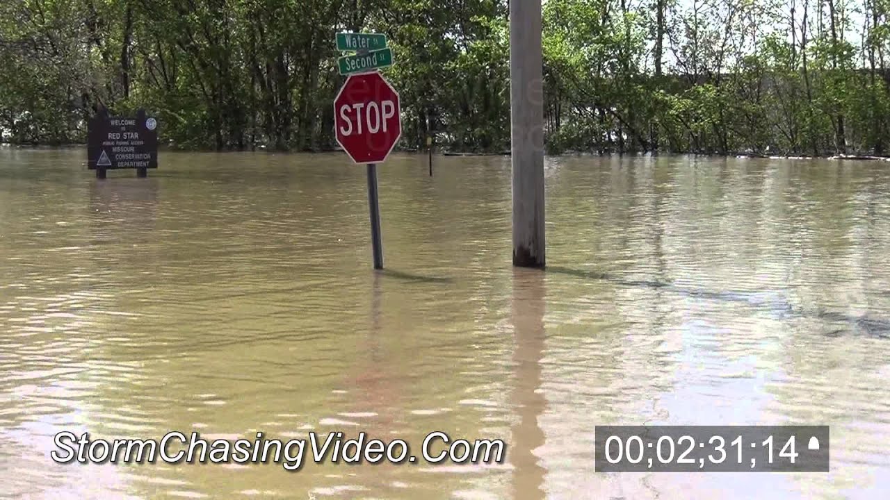 4/25/2013 Cape Girardeau, MO River Flood Crest Stock Footage