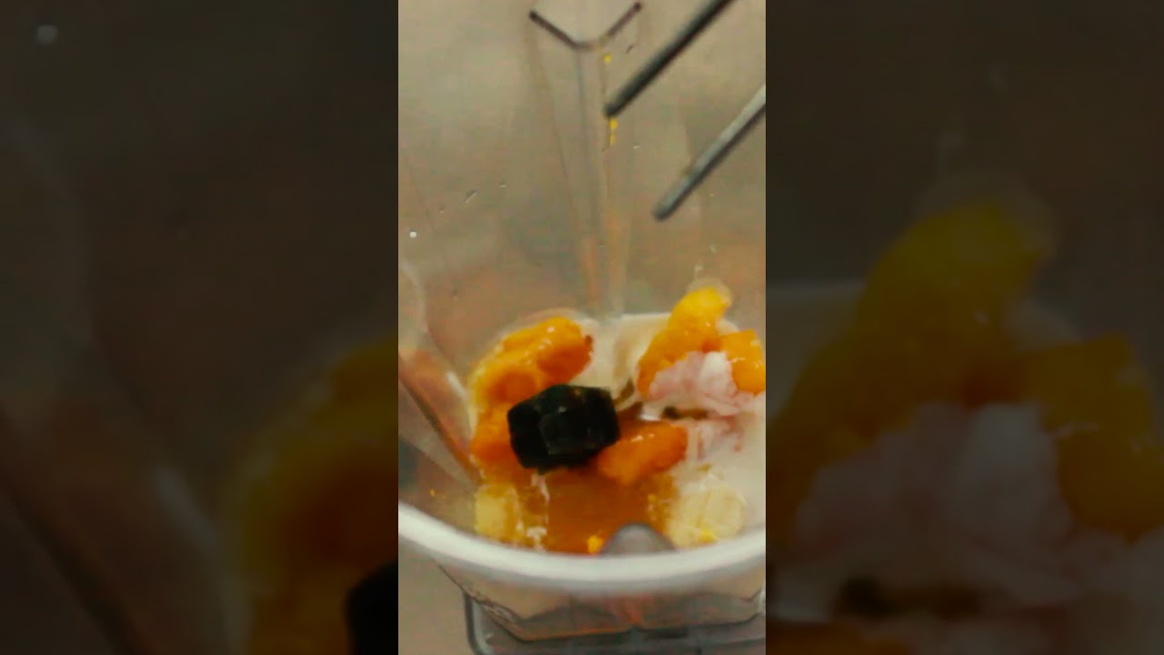 The GOOD KARMA SMOOTHIE @ The Deck cafe & bar | Nusa Lembongan | Bali