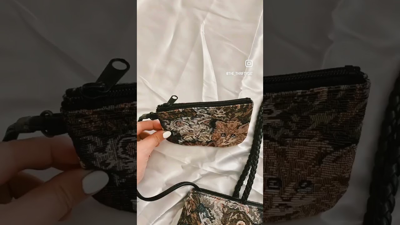 Absolutely obsessed with this vintage cat tapestry tote bag!