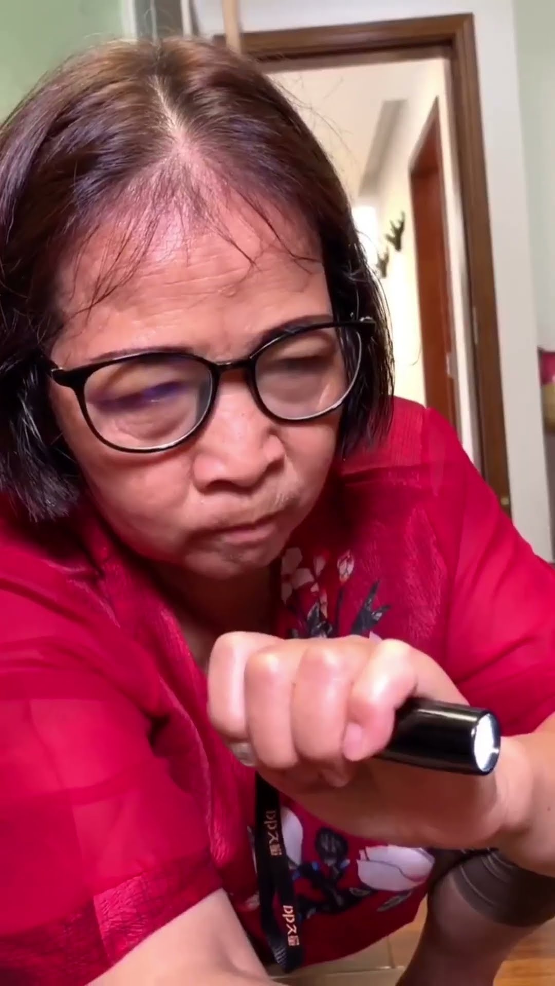 I just stole a steamed bun, please let me go! #shorts#guige #funny #film #comedy