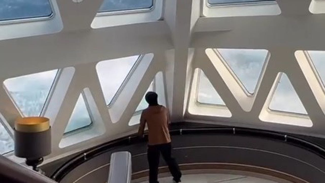 Drake Passage Roller Coaster Waves: 40ft Crashing into Ship! - YouTube