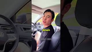 Starija žena je pešačila 3 sata po kiši… A onda se pojavio ovaj mladić ❤️#shorts #automobile