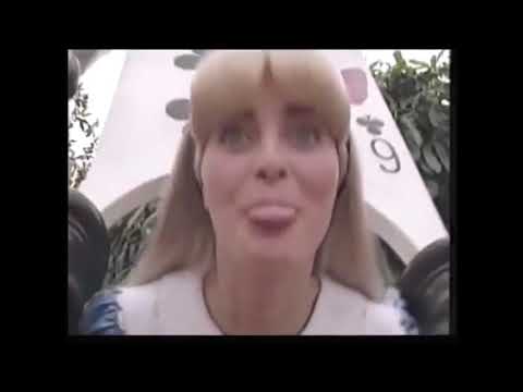 Disney Sing Along Songs - Let's Go to Disneyland Paris 1993!