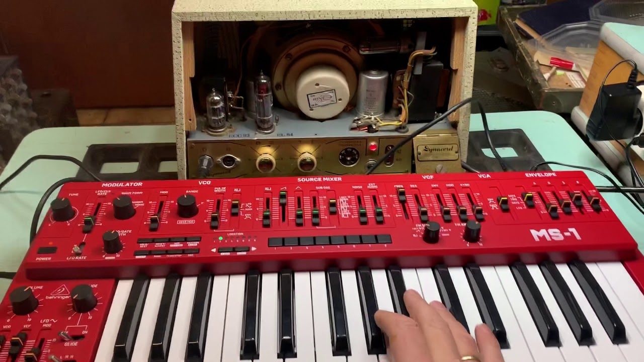 How to test a Guitar tube amp if it works without noise with Behringer