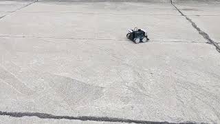 Robot moving with figure of 8 on open-loop control