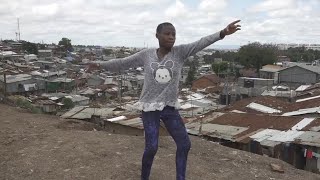 Юная кенийка научилась балету, несмотря на глухоту