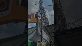 Pemasangan Billboard pesanan Toko gadget terbesar se karesidenan madiun