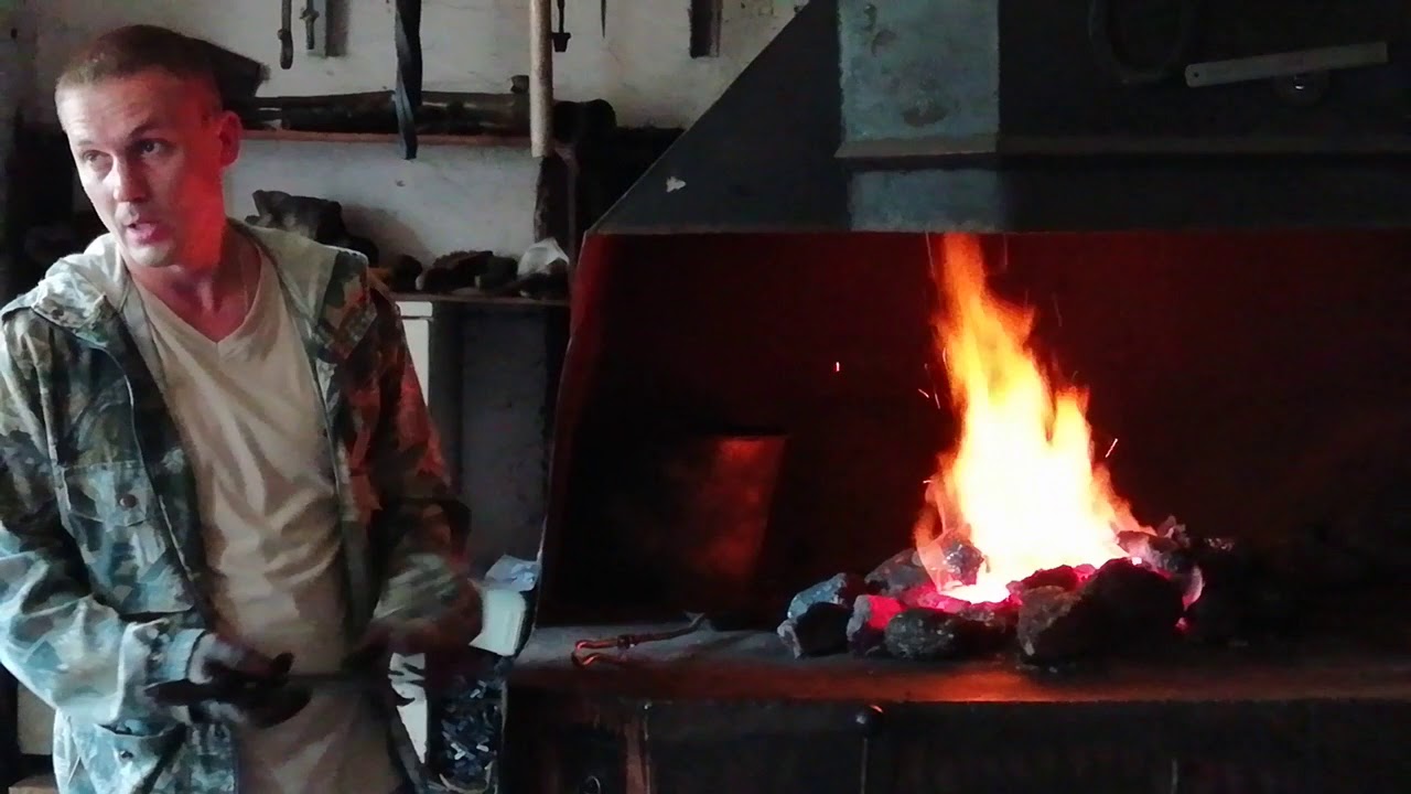 Работа в кузнице в Коломне. Выковали подкову! - YouTube