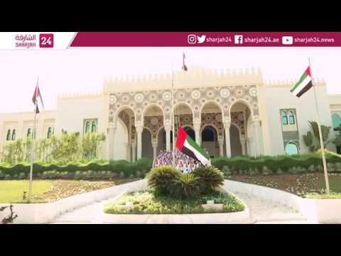 أحمد الحميري يرفع علم الدولة على سارية وزارة شؤون الرئاسة