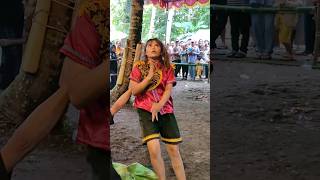 cewek cantik kesurupan #jaranan #kesurupan #kudalumping