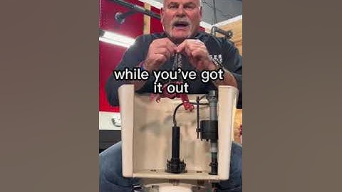 Hoe vervang je een toiletklep? Loodgieter laat zien hoe