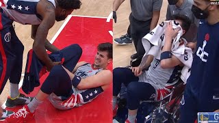 Deni Avdija has been taken out of the game after breaking his leg