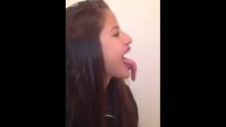 La Ragazza Con La Lingua Più Lunga Del Mondo