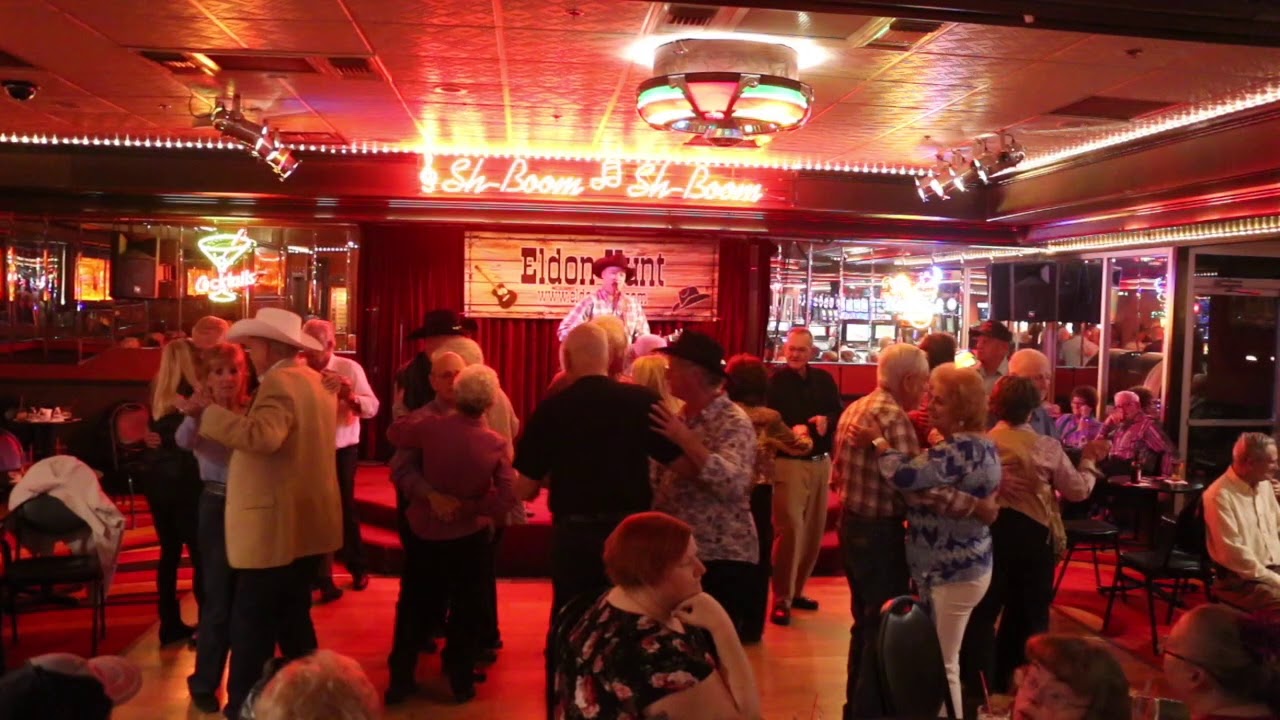 Eldon Hunt Performing at the Skyline Casino - YouTube