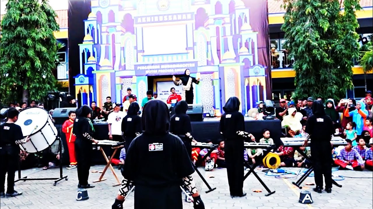 PARADE DRUMBAND AKHIRUSSANAH PERGURUAN MUHAMMADIYAH WOTAN | Corps Drumband Gita Surya Lamongan