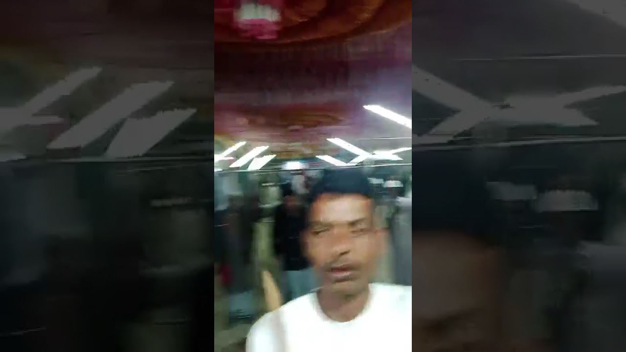 ১০৭ তম ওরশ শড়ীফে পীর সাহেব  মঞ্চে যাওয়ার মুহূর্ত 