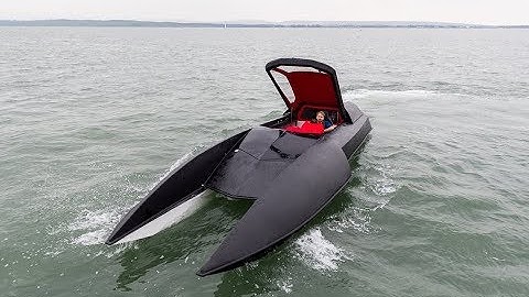 Alpha-Centauri V8 luxury hydroplane