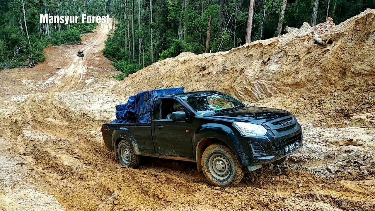 Inilah Kebandelan dan Ketangguhan Isuzu D-Max Single Cab Menaklukkan Tanjakan Tinggi dan Berlumpur