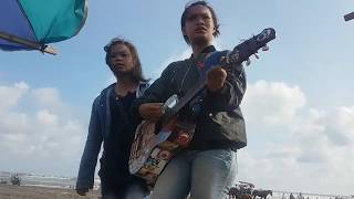 Pengamen cewek di Parangtritis piker keri
