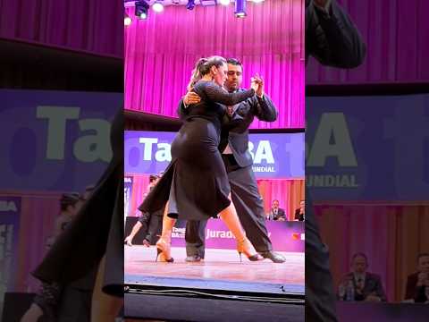 Laura Casco Zorzón y Ariel Taritolay. Semifinal del mundial de Tango Pista 29ago26