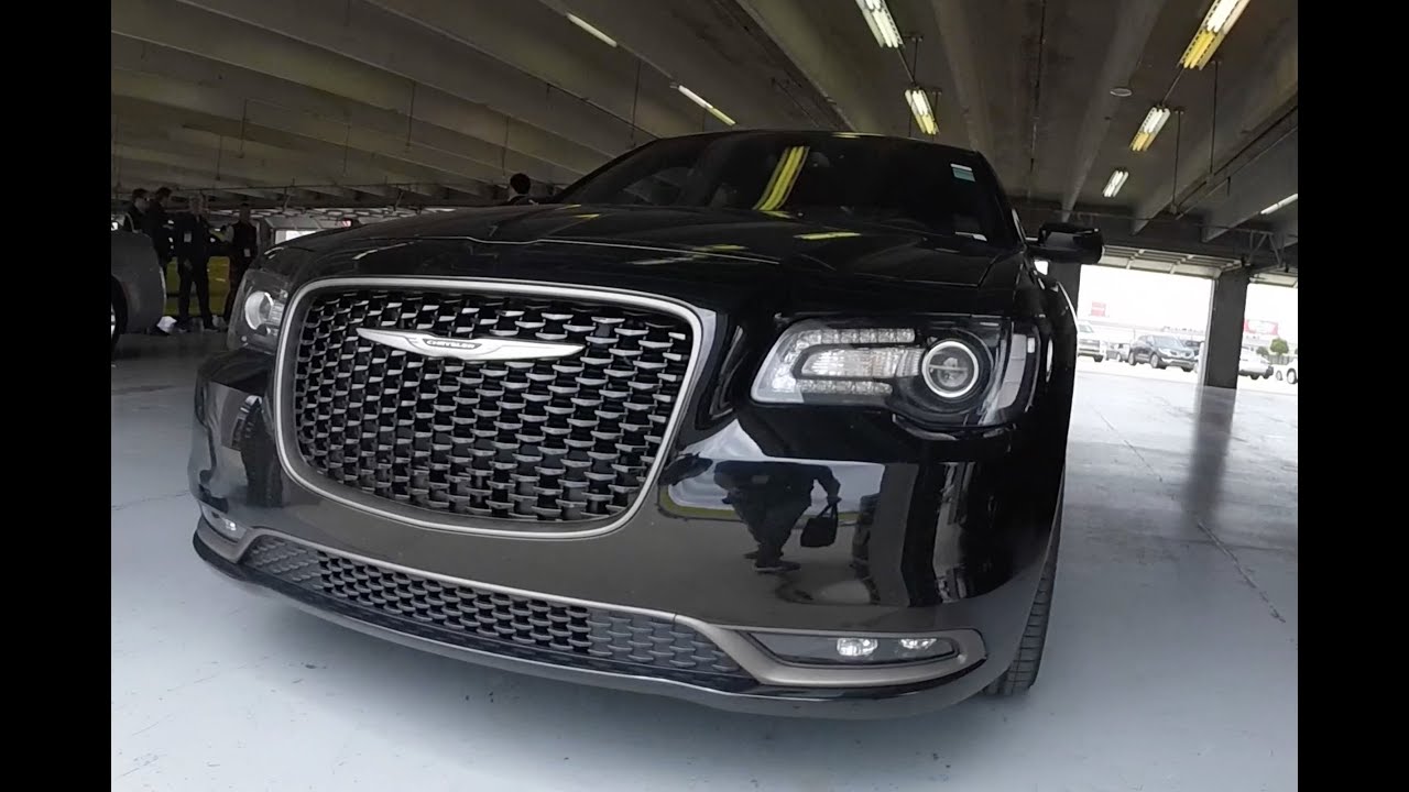 FUN in a Chrysler 300S HEMI V8 2016 FUN in a Chrysler 300S HEMI V8 2016