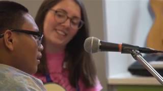 CFOX Hockey - Captain Scotty visits the BC Childrens Hospital Music Therapy Program.