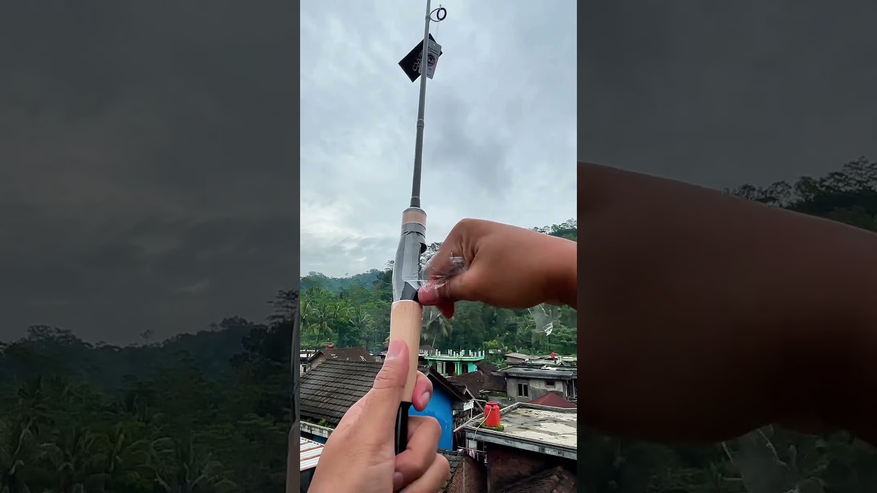 Аналогично недорогой рыболовной удочке Daiwa Blazon Zorro Heart из цельного углеродного волокна.